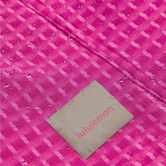 Lululemon Water-Repellent Grid Fleece Hiking Vest | Wild Berry / Sonic Pink - Picture 8 of 16